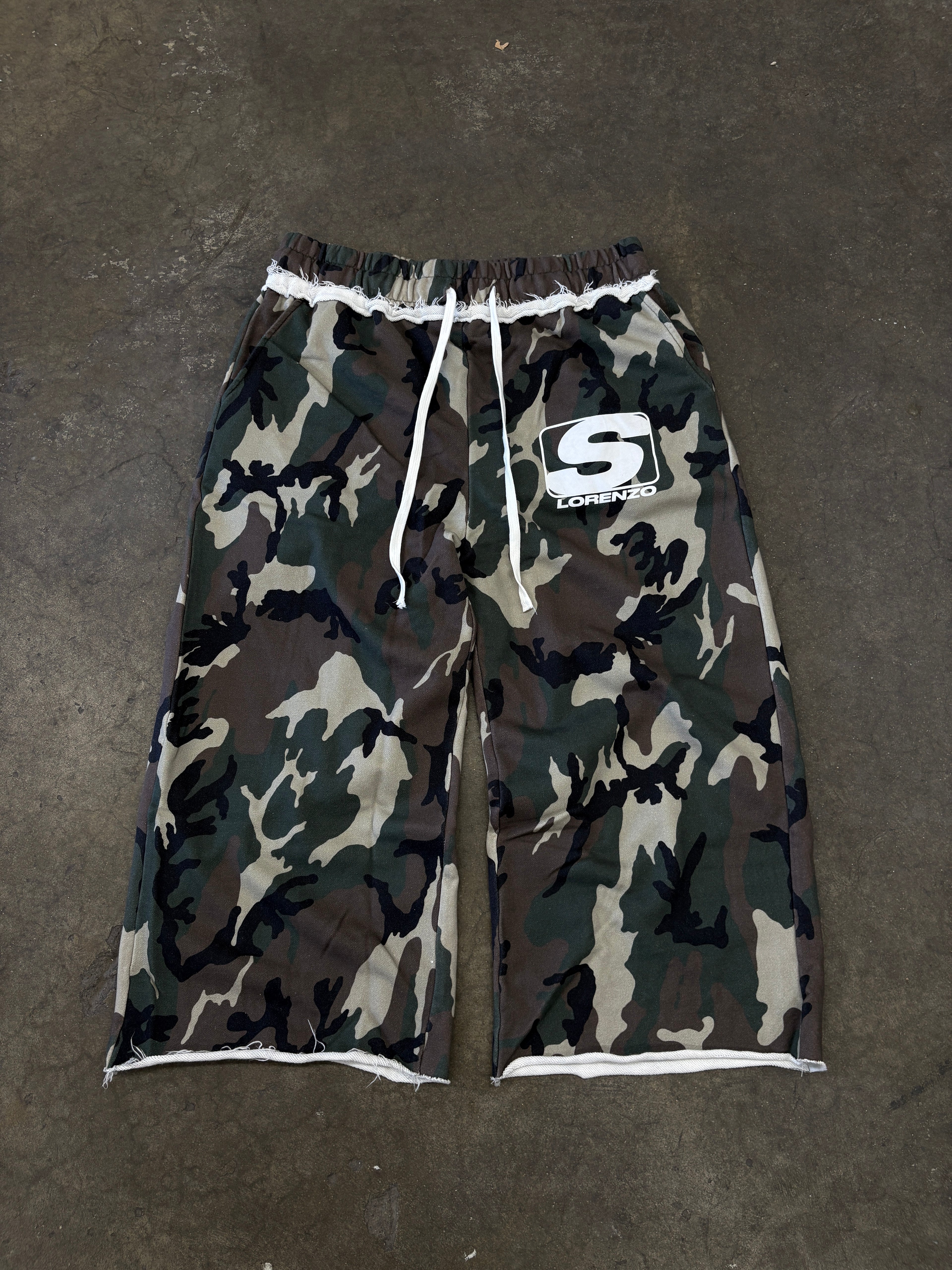 CAMO 3/4 SHORTS